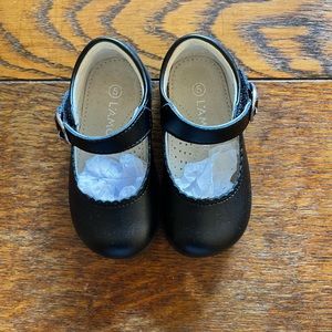 Never worn L’amour black scalloped shoes